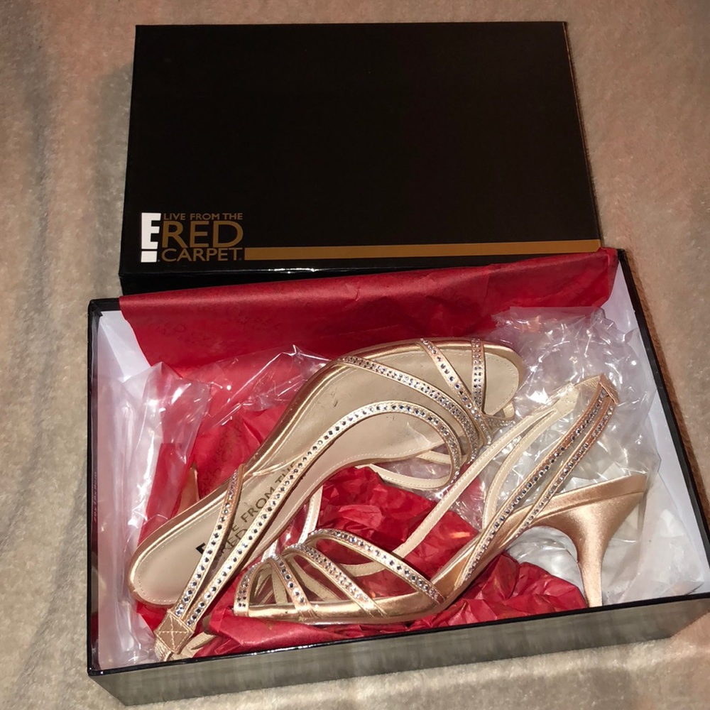1 Inch Heels - Picture 3 of 3